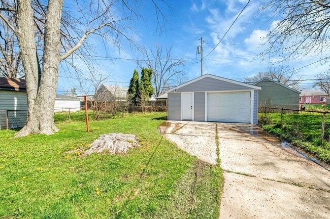 Building Photo - 24364 Bolam Ave