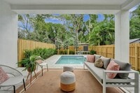 Building Photo - 606 SW 7th Ave