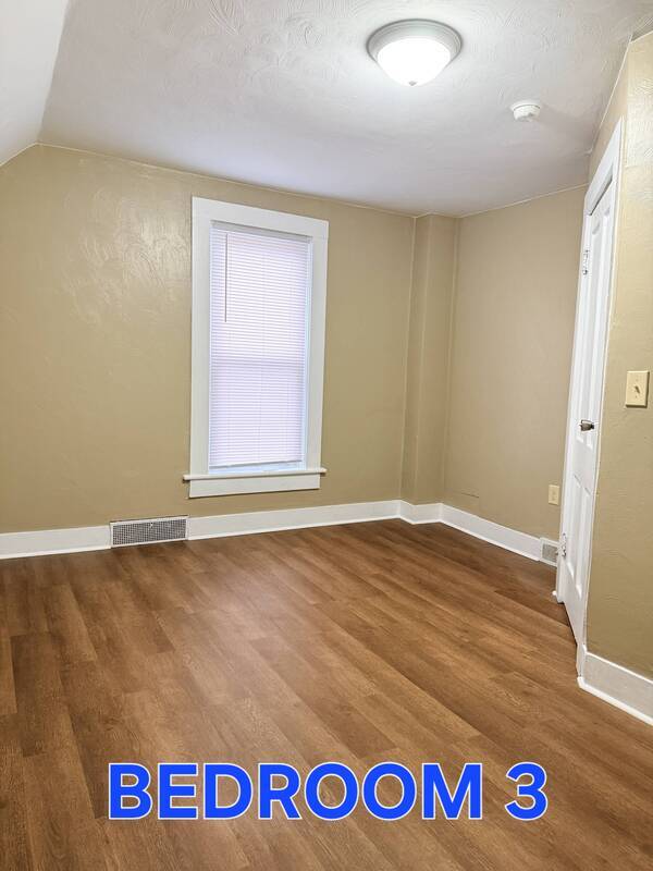 Building Photo - 1023 W 21st St