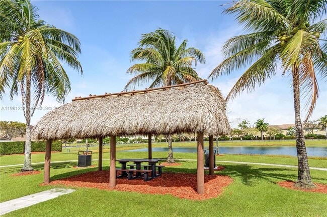 Building Photo - 2301 SE 24th Ct