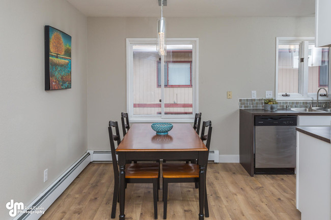Building Photo - 8114 Boundary