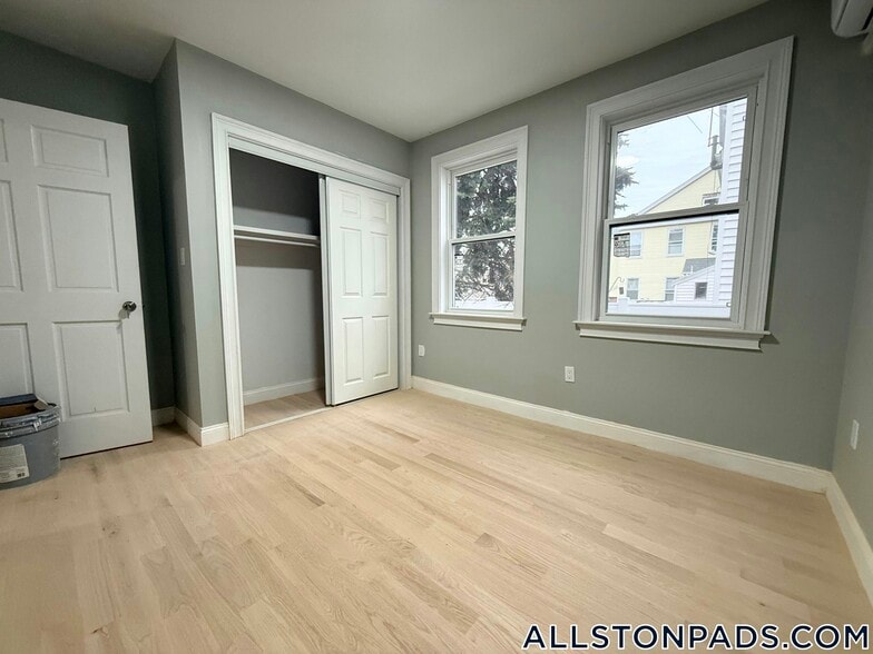 Building Photo - 8 Brentwood St