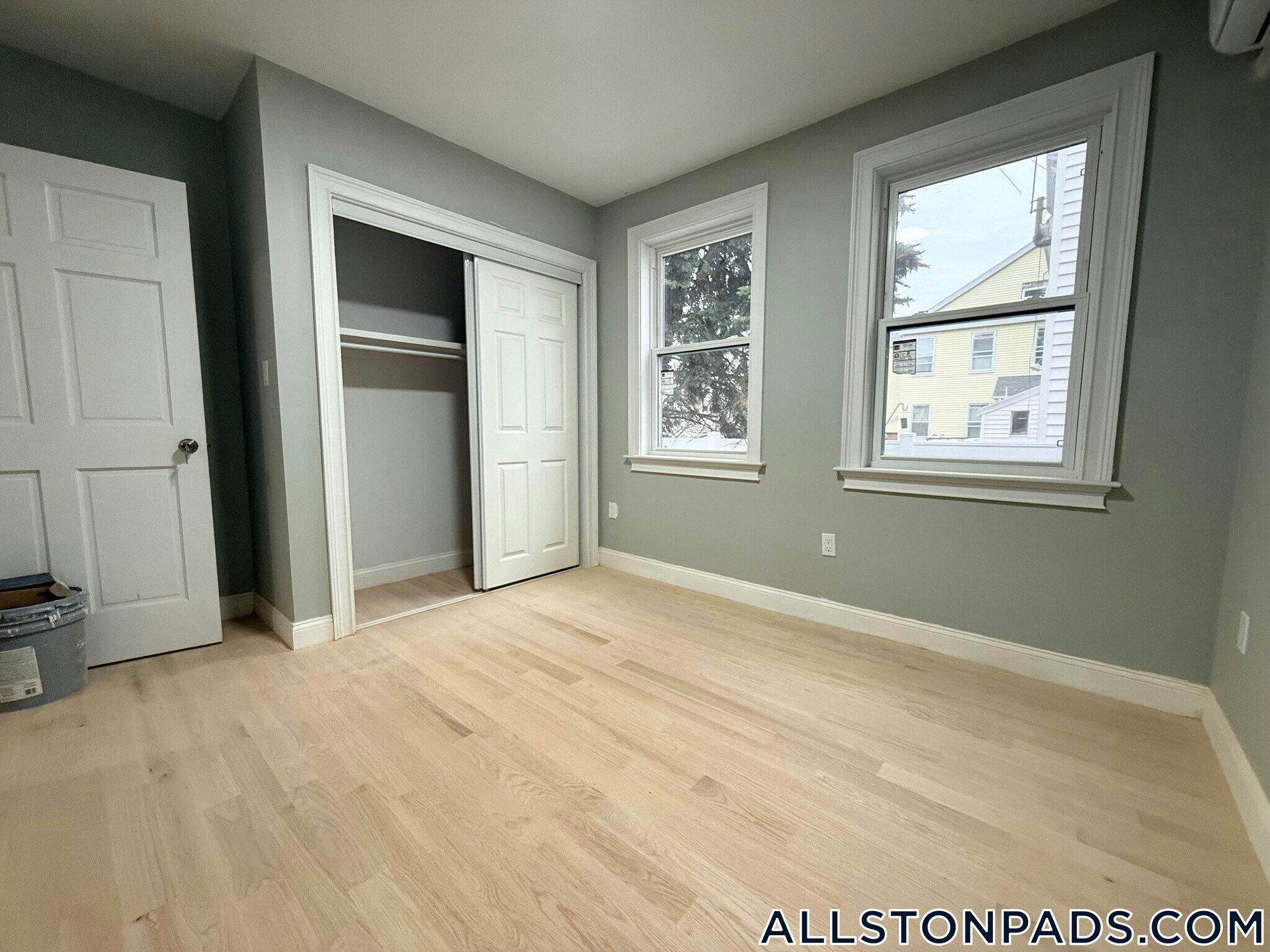 Building Photo - 8 Brentwood St