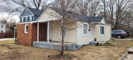 Building Photo - 2109 Niagara St