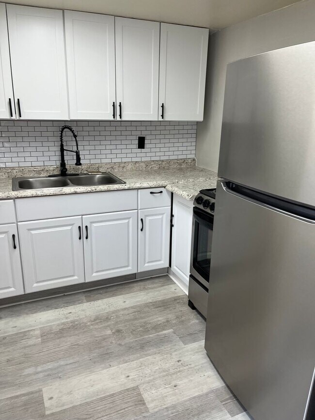 Sunquest Apartments 1745 6th Ave Vero Beach FL 32960 Apartment Finder