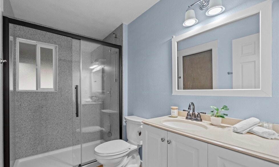 Building Photo - 616 117th St S