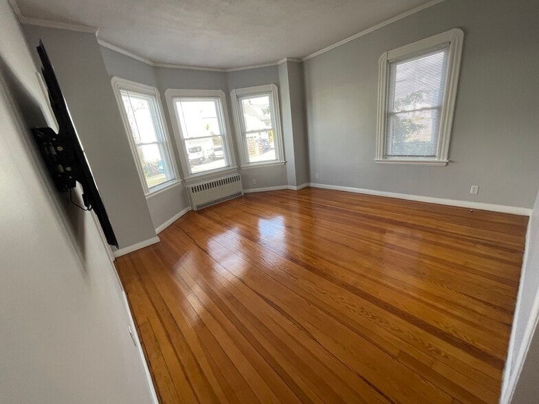 Building Photo - 24 Sharp St