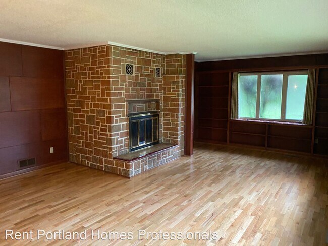 Building Photo - 4 br, 2 bath House - 10275 SE Hillcrest Drive
