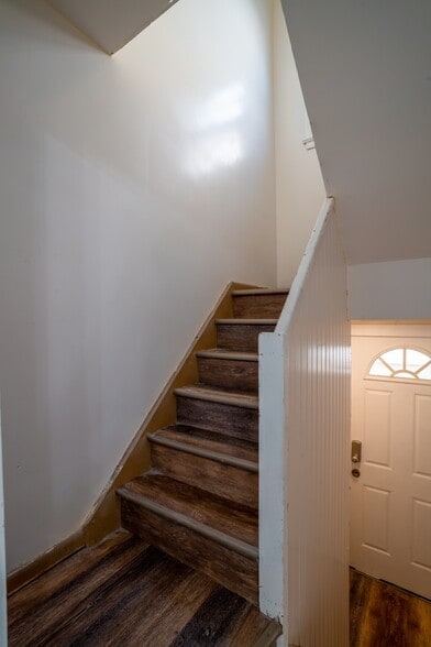 Side Entrance Stairs - 83 Sheridan St