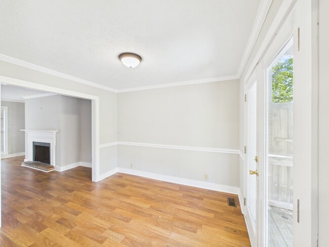 Building Photo - 1985 Briarcliff Rd