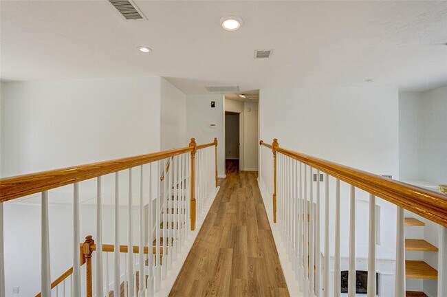 Building Photo - 14018 White Oak Gardens Dr