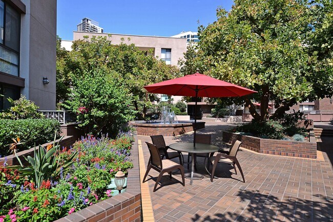 Building Photo - Marina District 2 Bedroom at Marina Park! ...
