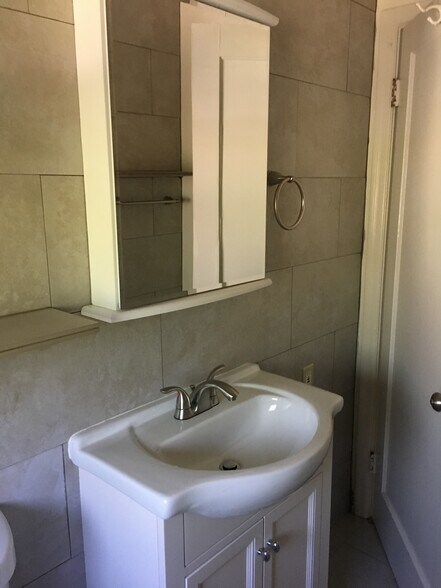 Bathroom - 2306 Pacheco St