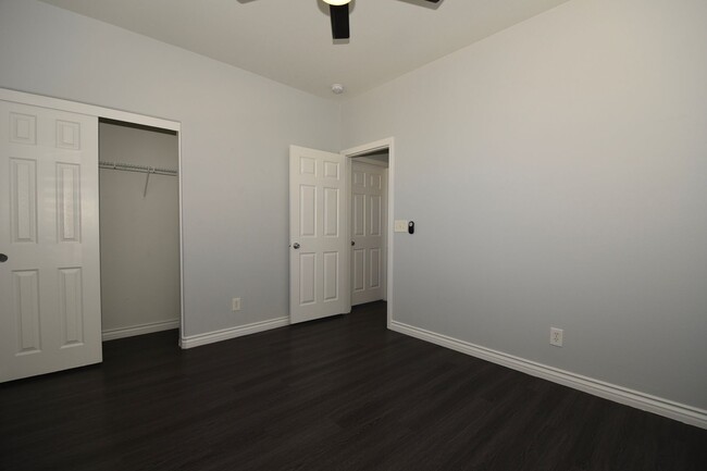 Building Photo - Spacious 2-bed 2-bath with Attached Car Ga...