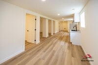 Building Photo - 542 NE Brazee St