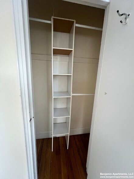 Building Photo - 512 Belmont St