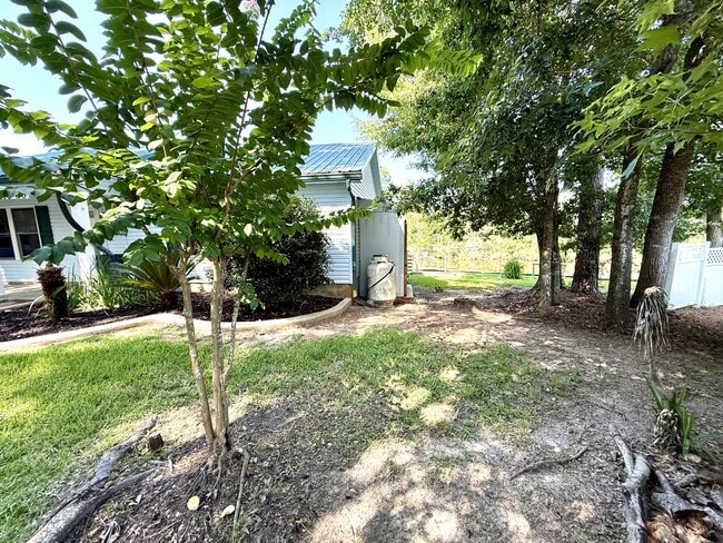 Building Photo - 1700 Lucina Cove