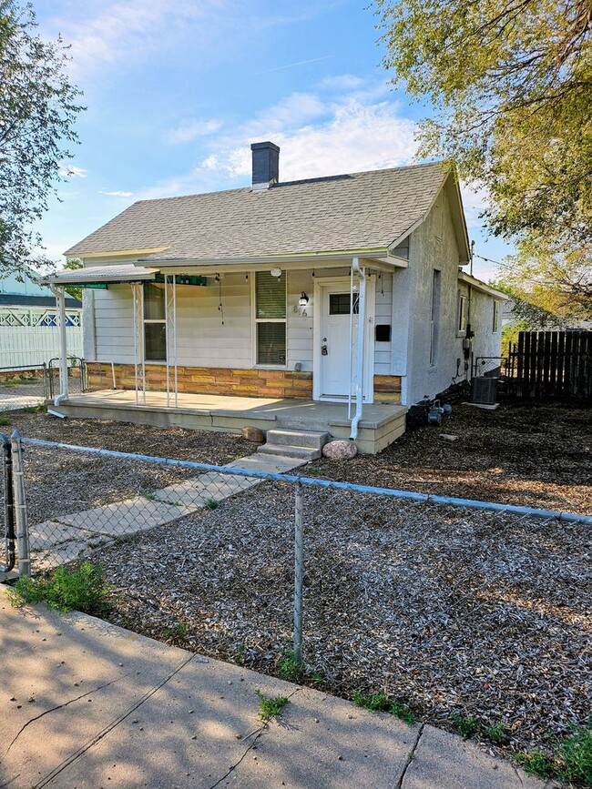 Building Photo - ALL PROSPECTIVE TENANTS MUST SUBMIT A $58 ...