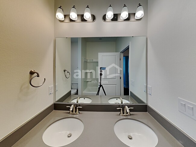 Building Photo - 2213 Saffron Walden Dr