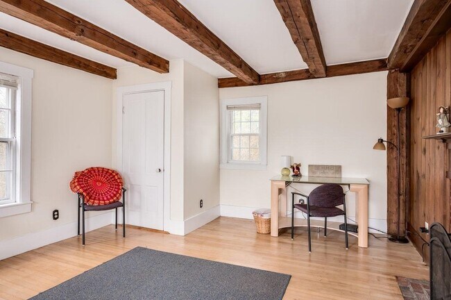 Building Photo - 5 McDaniel Rd