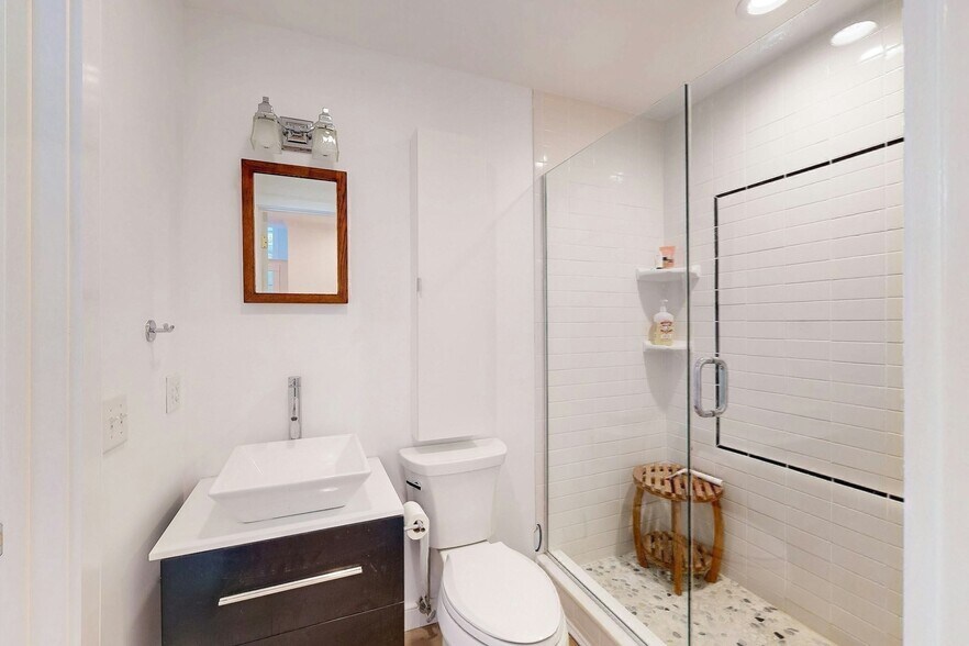 Building Photo - 15 Garrison Rd