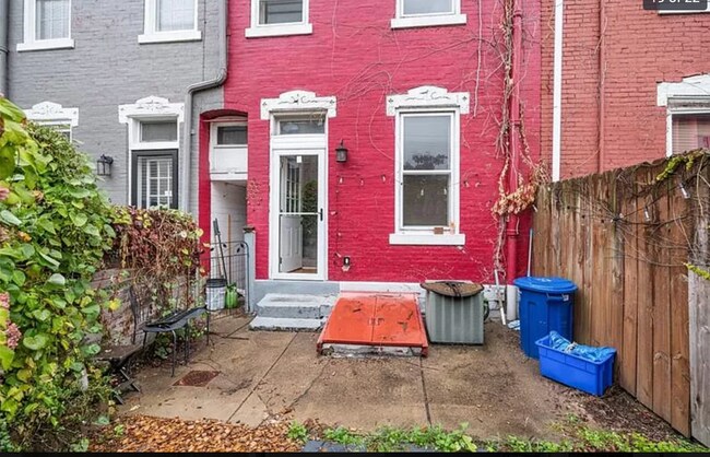 Primary Photo - 1812 Carey Way