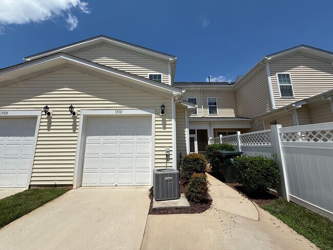 Building Photo - **OFFERING WAIVED APPLICATION FEES & $150 ...