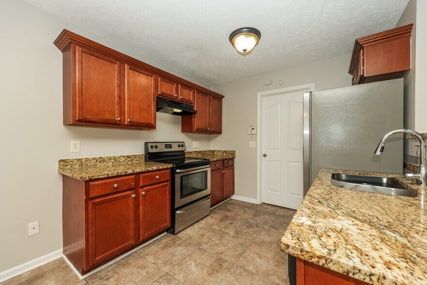 Building Photo - 1001 Tammy Sue Ln