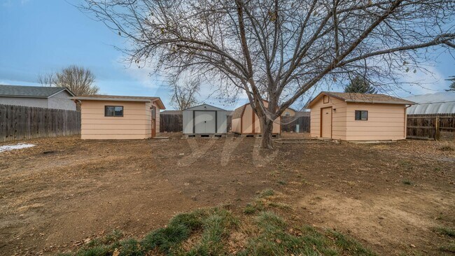 Building Photo - Great Home in Colorado Springs with 2 Car Garage