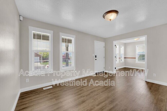 Building Photo - 25 E 2250 N