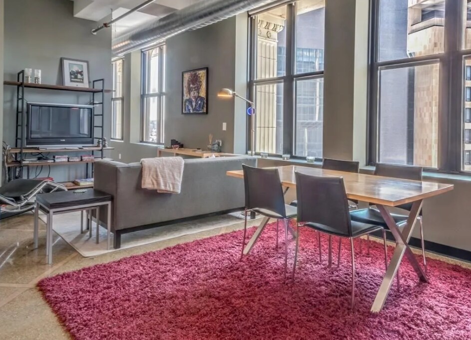 Building Photo - 350 Saint Peter St