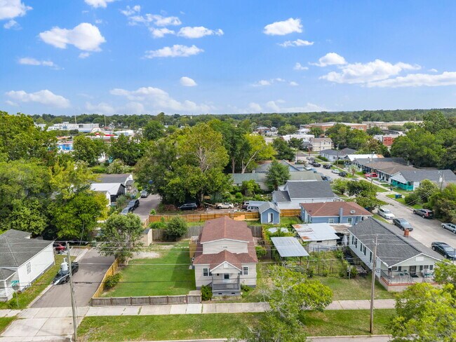 Building Photo - 1109 Orange St