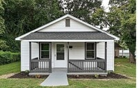 Building Photo - Charming 2-bed, 1-bath bungalow just steps from downtown Lincolnton!