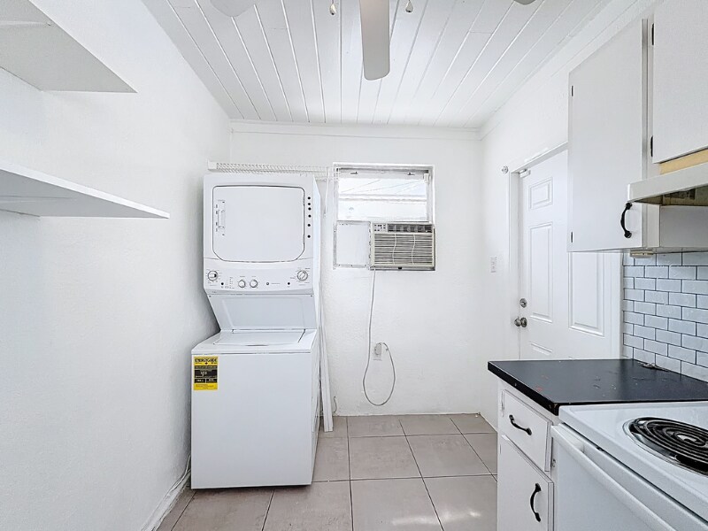 Building Photo - 401 NW 16th Ave