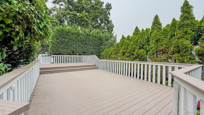 Building Photo - 16 Brookside Dr