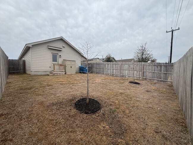 Building Photo - Charming Single-Story Home in Amenity-Rich Silos Community