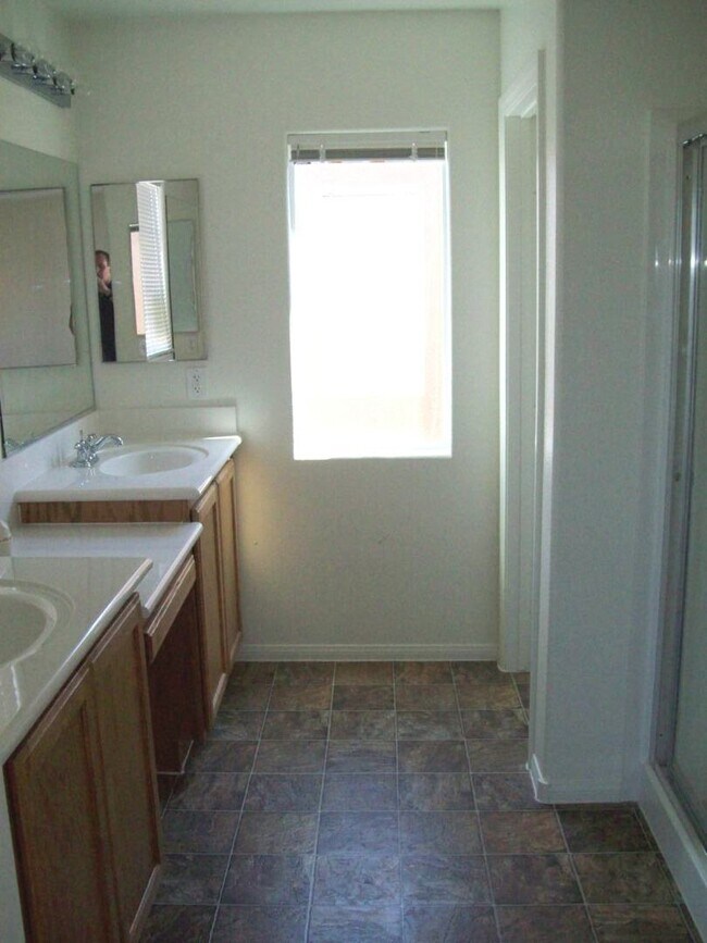 Building Photo - Lovely 3-Bedroom Home in a cul-de-sac