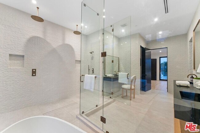 Building Photo - 9031 Alto Cedro Dr