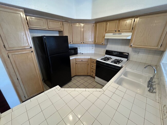 Building Photo - Charming condo in desirable West Las Vegas location