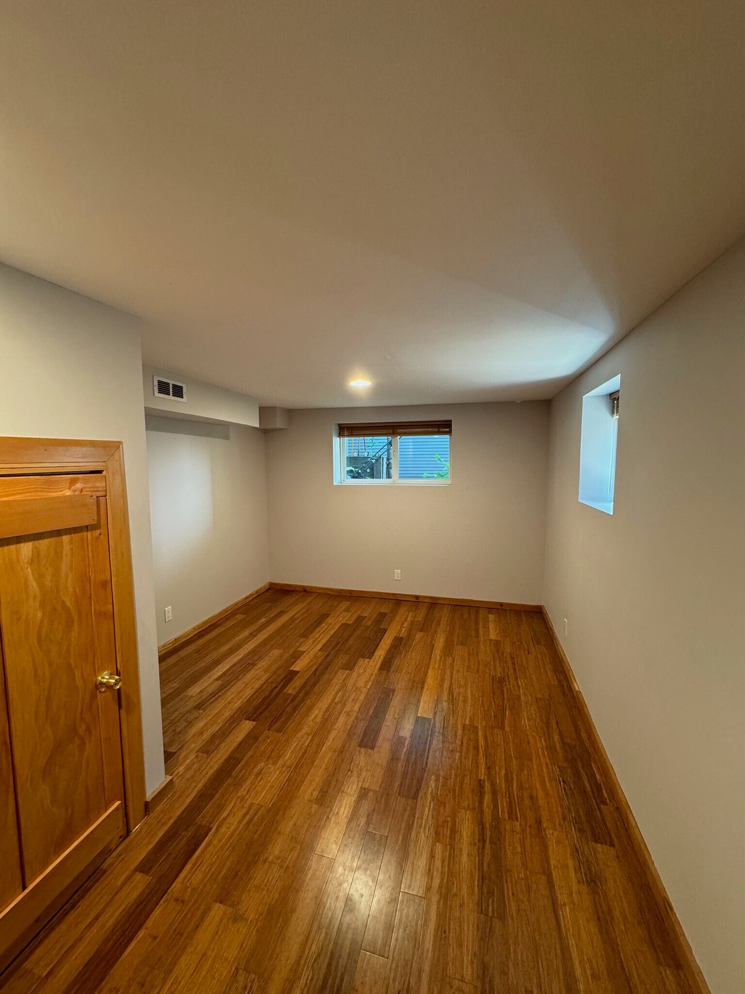 Building Photo - 634 NE 28th Ave