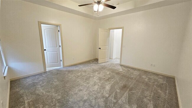 Building Photo - 1801 Savannah Ln