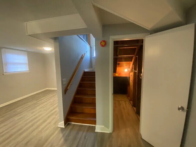 Building Photo - 1411 McDonald Ave