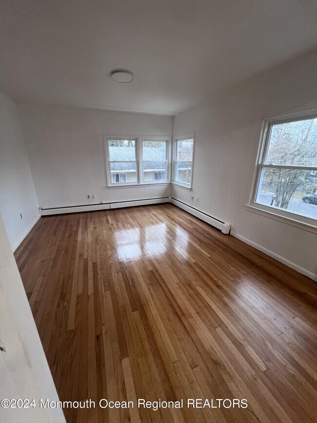 Building Photo - 14 Therese Ave