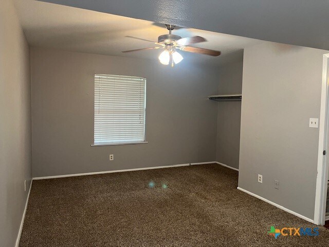 Building Photo - 1306 Carnation Ln