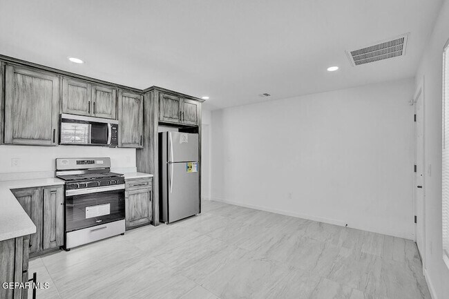 Building Photo - 1107 Myrtle Ave