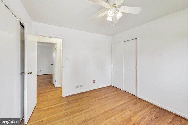 Building Photo - 1208 Pinewood Dr