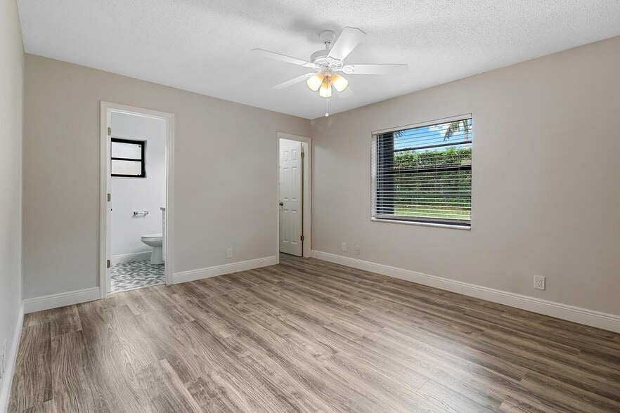 Building Photo - 9 Via de Casas Norte