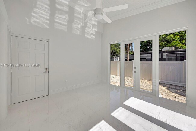 Building Photo - 6841 SW 71st Ave