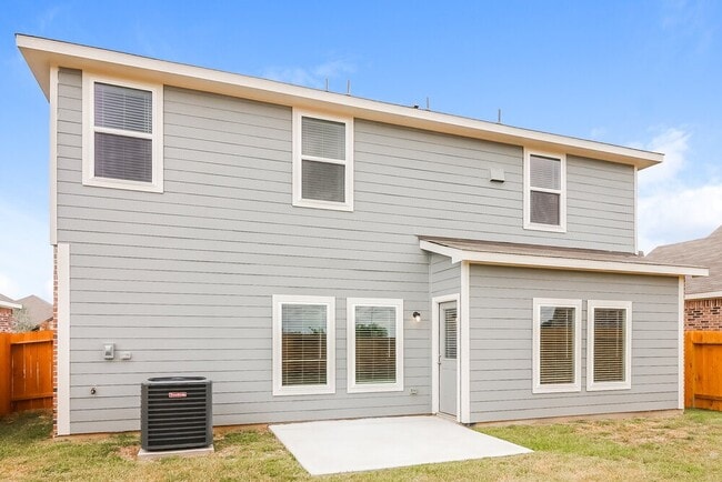 Building Photo - 424 Polly Grv Dr