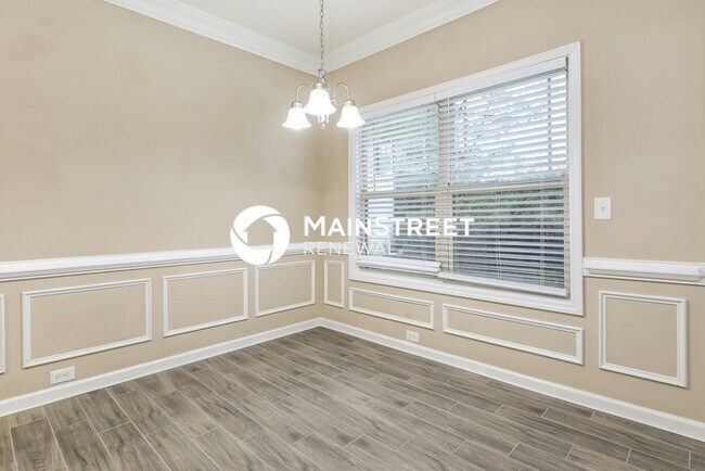 Building Photo - 4 Bedroom Pet-Friendly Home in Atlanta, GA with Main Street Renewal